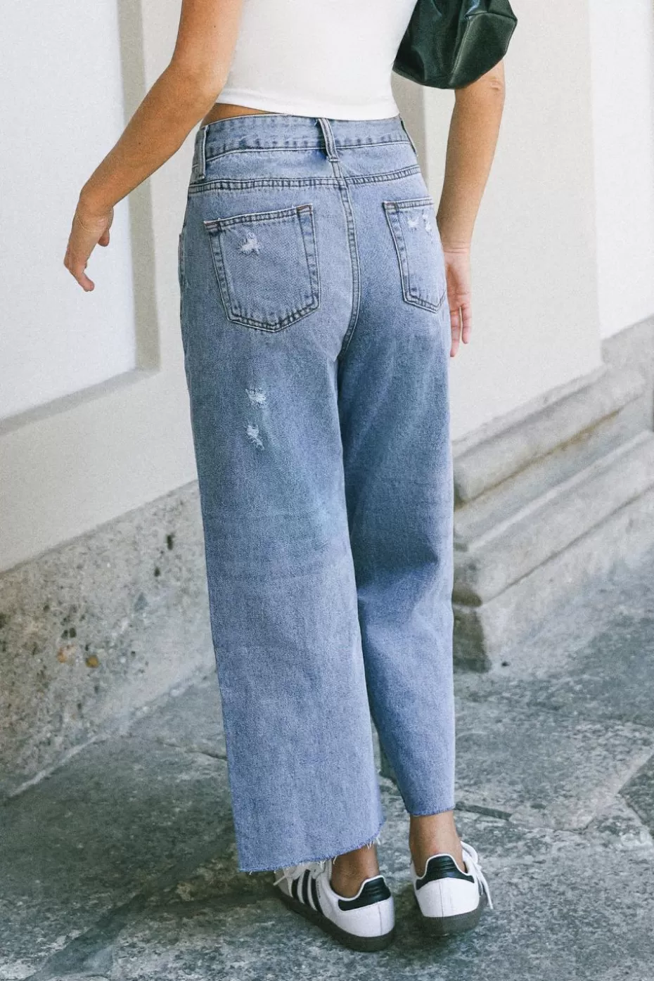 Discount Cupshe Distressed High-Rise Mom Jeans Blue