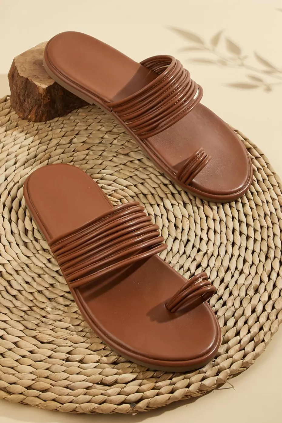 Fashion Cupshe Faux Leather Toe-Ring Slide Sandals Brown