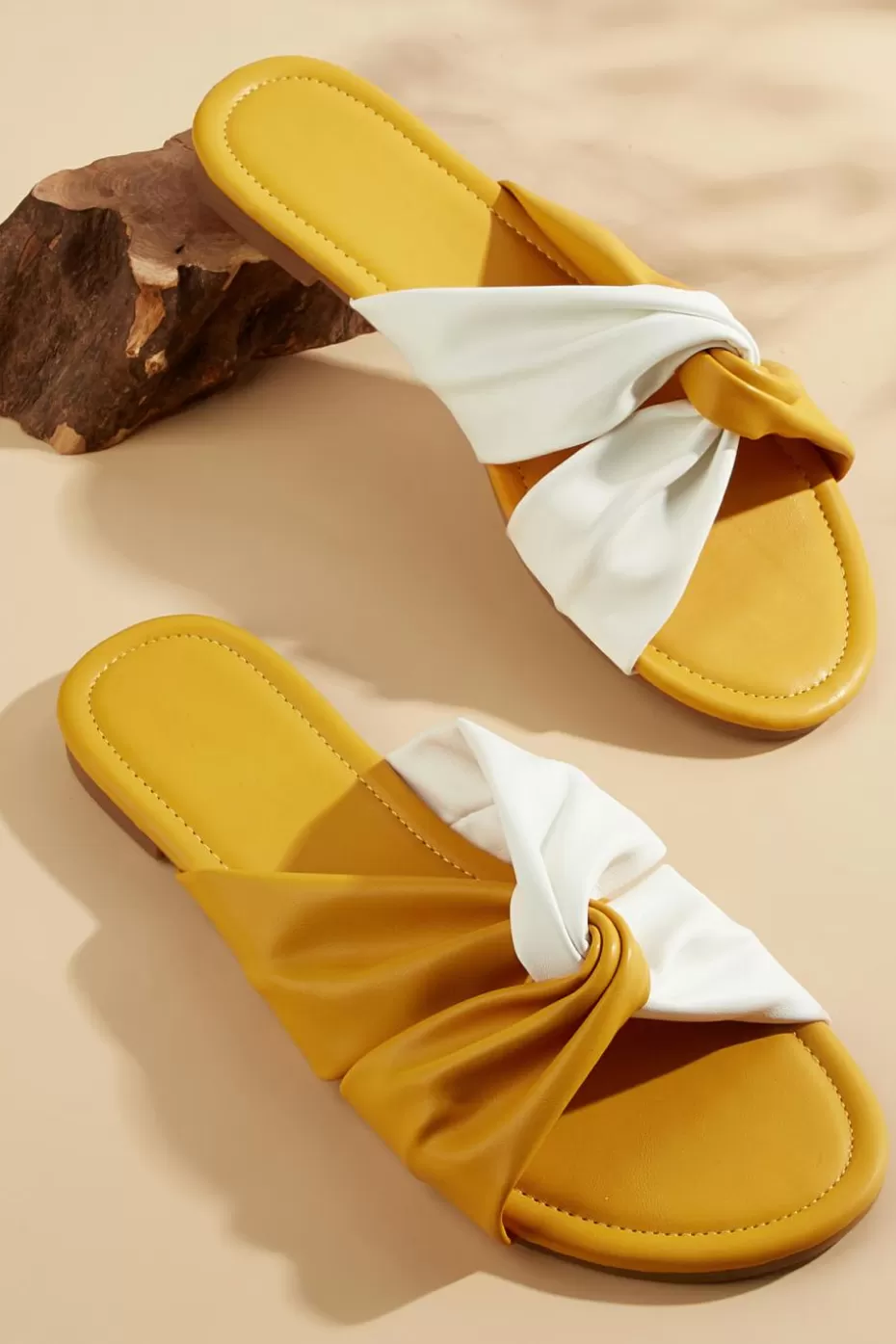 Fashion Cupshe Interlaced Colorblock Flat Sandals Yellow