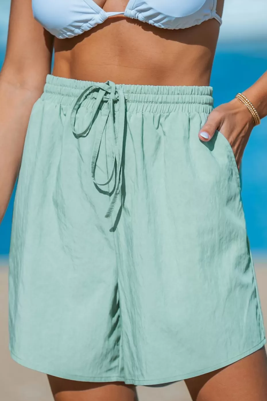 Clearance Cupshe Drawstring Waist Loose Leg Shorts Light Green