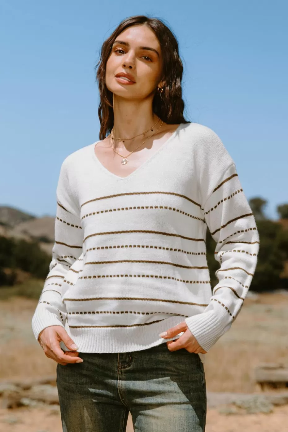 New Cupshe Neutral Striped Long Sleeve V-Neck Knit Top Beige