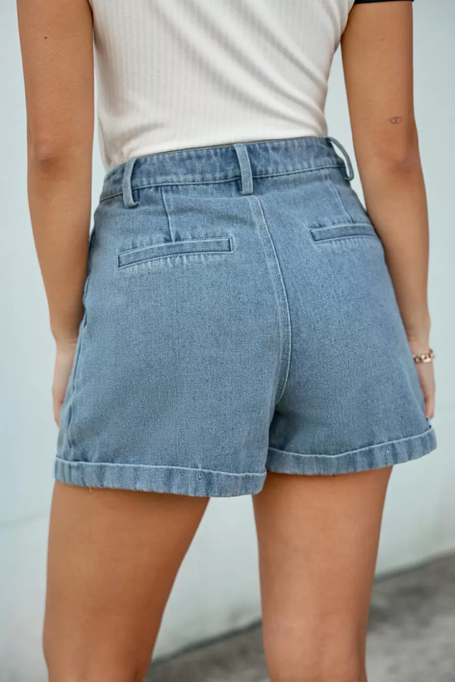 Cheap Cupshe Pleated High-Rise Denim Shorts Blue